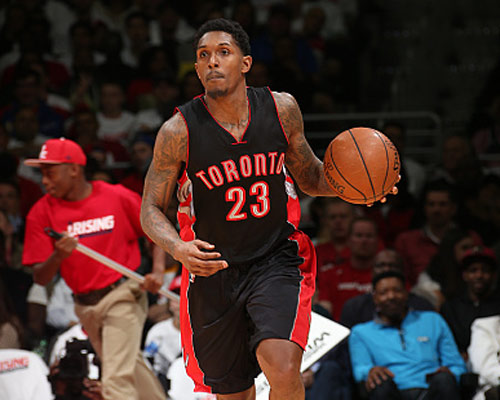 “陈泽杯”冠军昨晚激烈角逐 选手bbFps成功夺冠 获110万元奖金 一战成名 赛后妈妈也包饺子为他祝贺（陈泽杯决赛鏖战落幕，bbFps加冕冠军揽获110万元奖金，一战成名，母亲赛后包饺子庆祝）