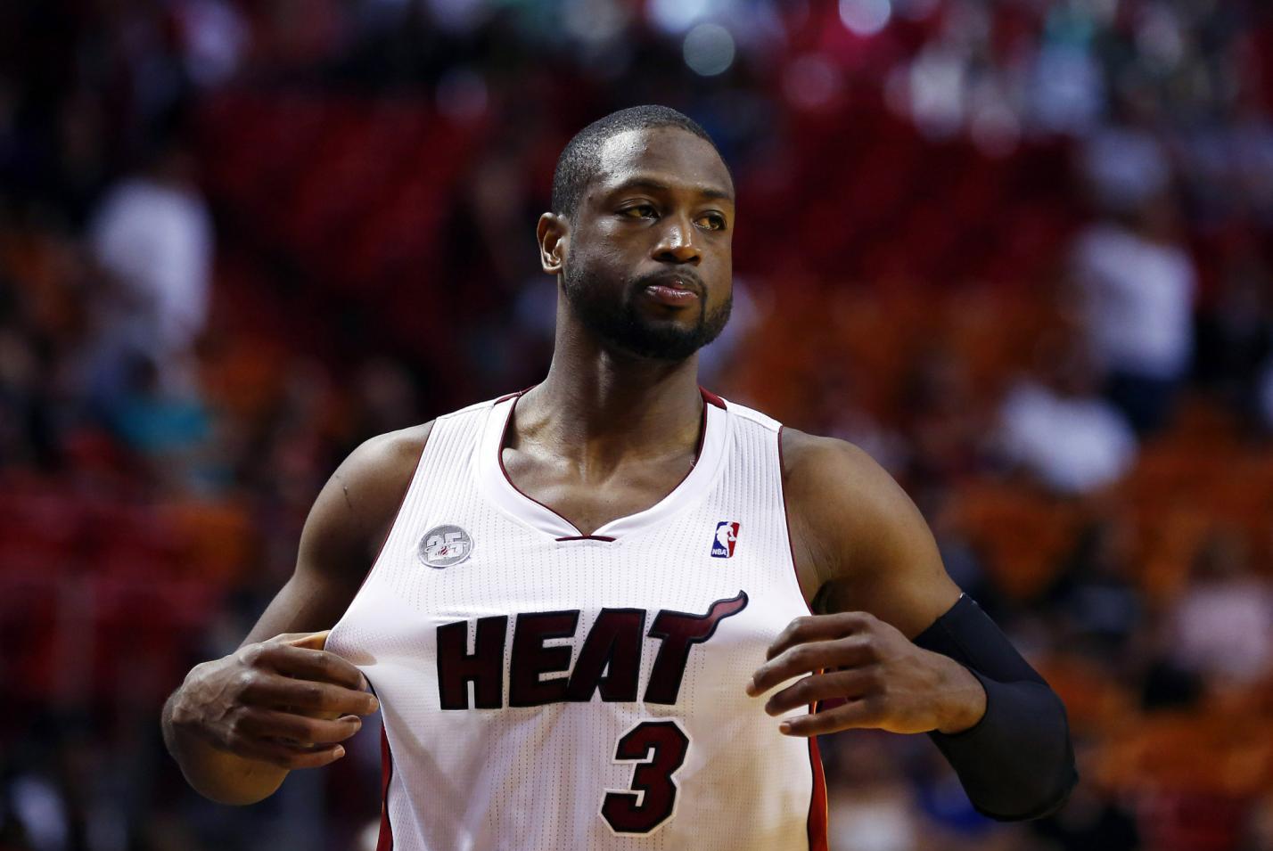 国王队记：明日基根·穆雷＆施罗德出战成疑，萨博尼斯缺阵（国王队记者：穆雷与施罗德明日出战成疑，萨博尼斯将缺席）