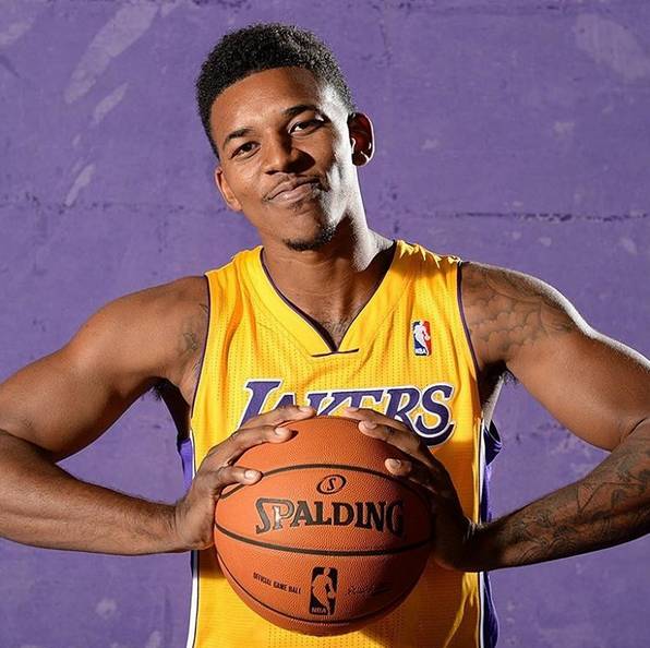 电讯报：曼联已就多纳鲁马的转会与巴黎圣日耳曼展开初步接触（电讯报：曼联与巴黎圣日耳曼就多纳鲁马转会已开启初步磋商）