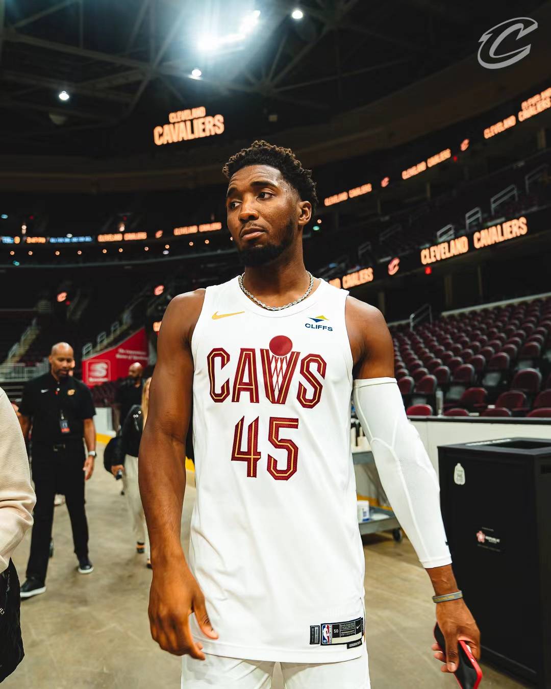 英超豪门又掉链子：3场不胜狂丢7分，争冠形势迅速恶化（英超劲旅再度失手：三轮不胜痛失7分，争冠前景告急）