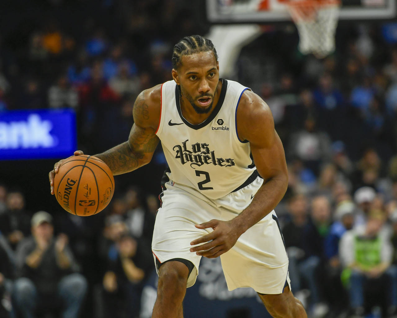 备受关注！74611名球迷现场观战英格兰女足vs中国女足的友谊赛（英格兰女足对阵中国女足友谊赛吸引74611名球迷到场观战）