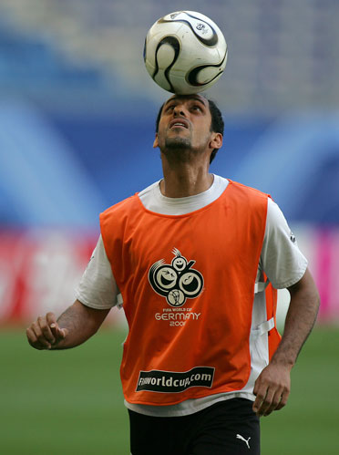 皇马客战奥林匹亚科斯：姆巴佩、维尼修斯首发，贝林厄姆替补（皇马客场对阵奥林匹亚科斯：姆巴佩与维尼修斯先发，贝林厄姆替补）